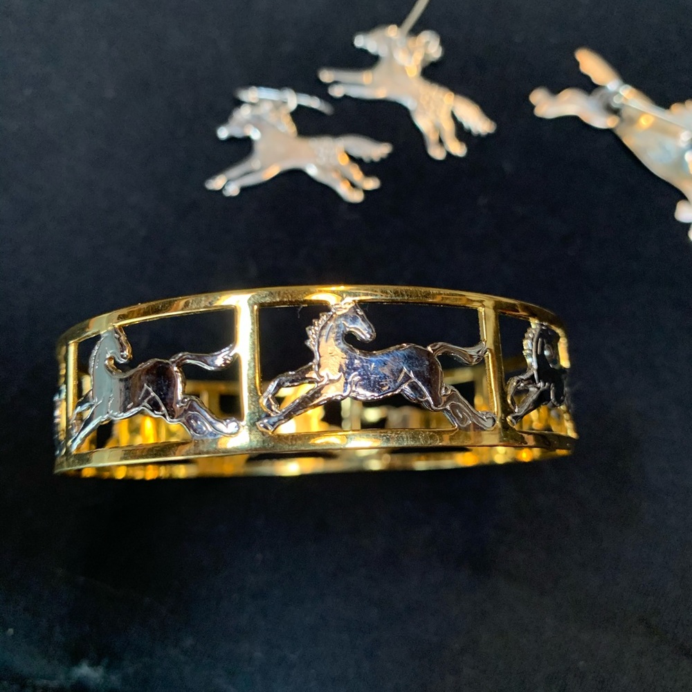 Horse jewelry. Pin, earrings and bracelet.